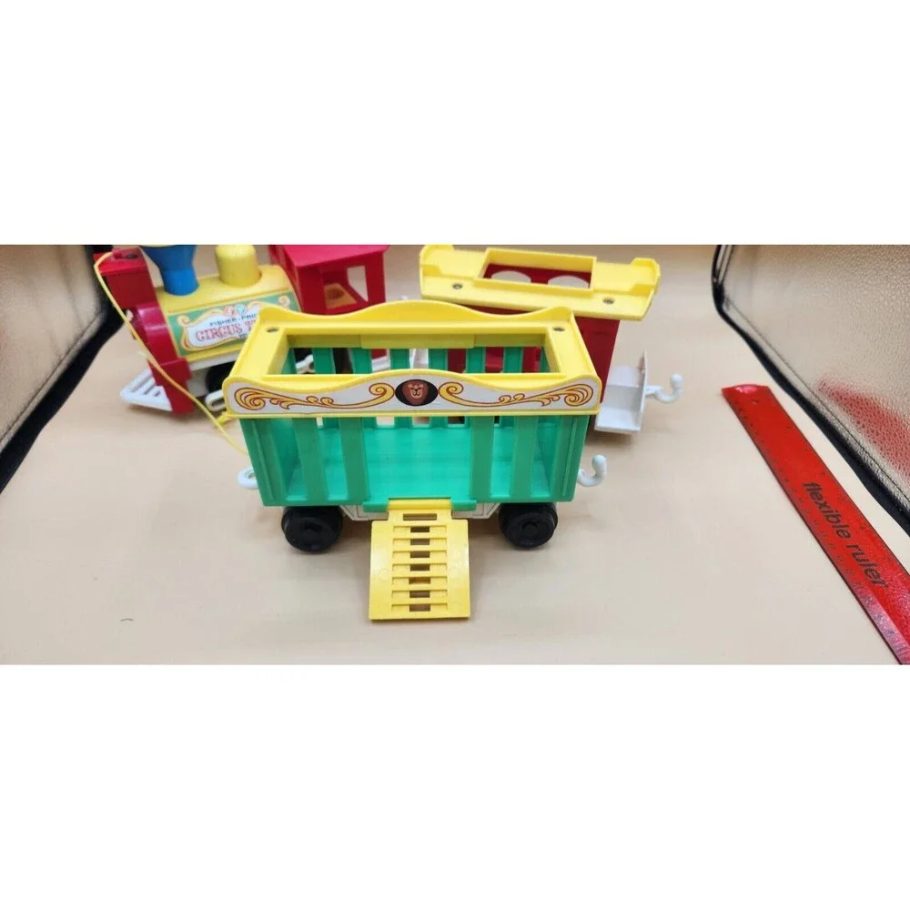 Vintage 1973 Fisher Price Little People Play Family Circus Train 991